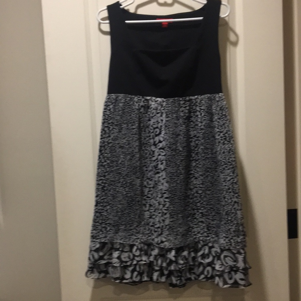 New York & Company ruffle square neck sleeveless lined Dress size 6 black white